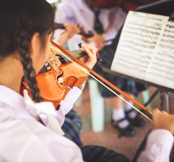 stringsclub.webp